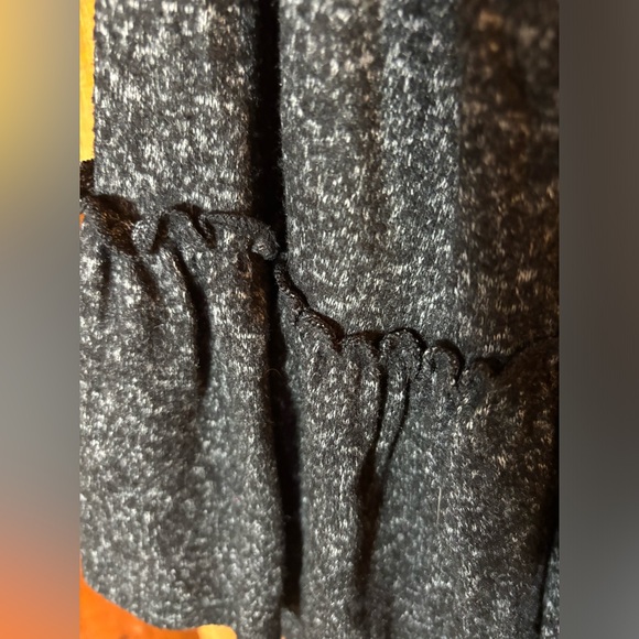 Black marbled bell sleeve stretchy top - Picture 5 of 5